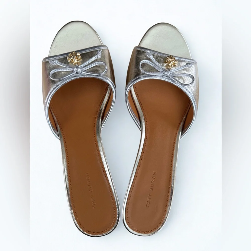 NWOT Tory Burch Silver & Gold Metallic Bow Kitten Heel Mules Size 8M w/ Dust Bag - Picture 4 of 7